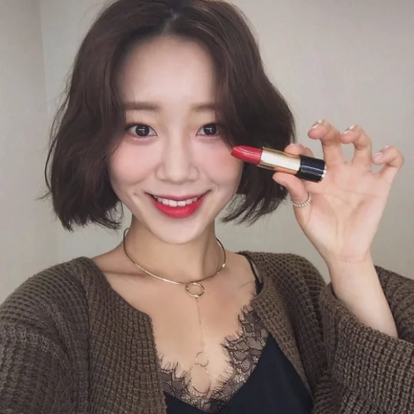 乾燥玫瑰膩了吧？ LANCOME 推出「神奇金銀紫金屬唇膏」零時差製造百搭唇！