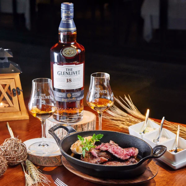 【THE SINGLE MALT X THE STEAK】 格蘭利威攜手牛排教父鄧有癸 全台 5 家餐廳限期推出 THE GLENLIVET 格蘭利威18 年單一麥芽威士忌客製化套餐