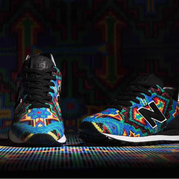從沒看過 NB 變成這樣！墨西哥藝術家 Ricardo Seco x New Balance 574 超花俏民俗風格