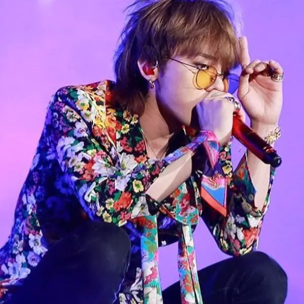 好帥氣！南韓天王 GD 穿著一身「超級限量潮牌」與東京好友們相聚！