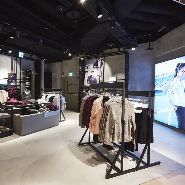 adidas 台北101運動時尚門市 全台唯一 mi adidas 鞋款客製化系統  12月15日全新開幕