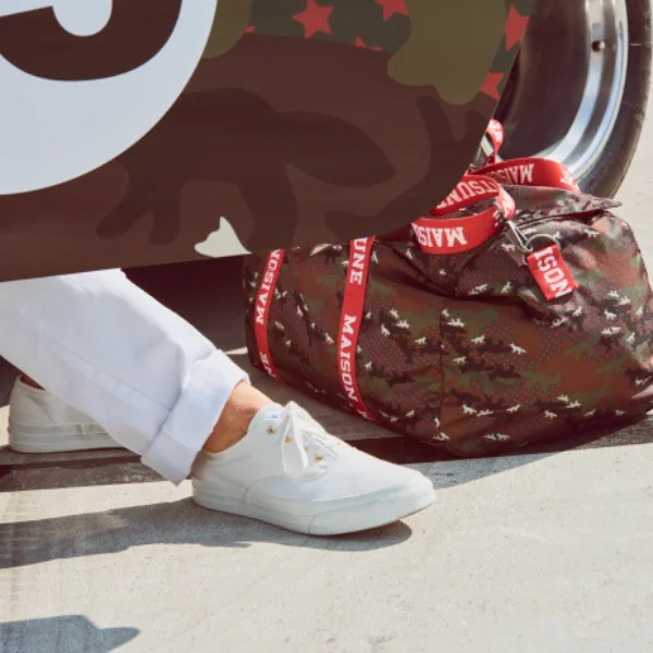 Maison Kitsune X EASTPAK 假日系列限量旅行袋 讓我們跟著小狐狸旅行去
