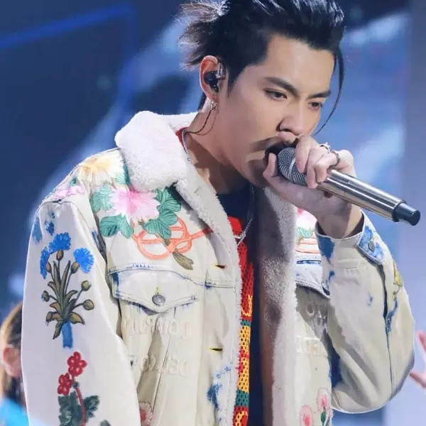 好帥氣！吳亦凡《最新穿搭》音樂獎表演冠軍單曲「DESERVE」引爆全場！