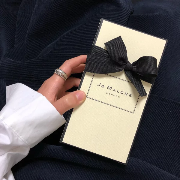〔獨家〕不再只愛小蒼蘭？ Jo Malone 私密調查「熱賣香氛排行 Top 5」，「它」竟然也上榜！