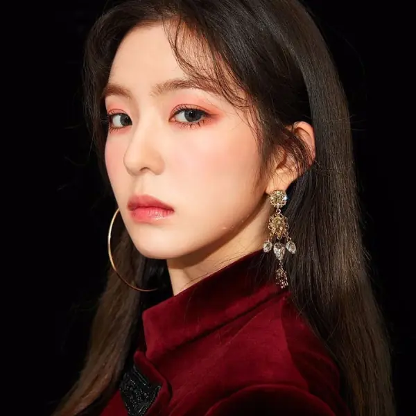 黑紗秀性感！Red Velvet 隊長 Irene《最新穿搭》冷豔雪白肌 美到不行！