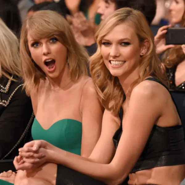 泰勒絲粉絲不容「叛徒」　Karlie Kloss 引用凱蒂佩芮歌曲被網友狂 diss！
