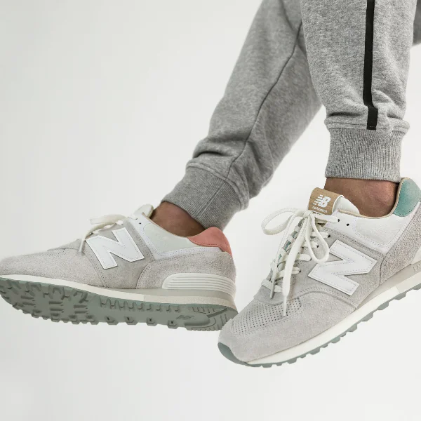 情侶鞋控注意！  New Balance 全新574 Peaks to Streets系列 讓你和另一半甜蜜自由漫步自然林野與城市街道 感受原創探索精神 創造 ICONIC Style