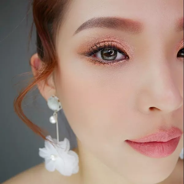 〔討豔〕1 瓶抵 3 瓶？MAKE UP FOR EVER 推出「 20 色炫彩亮粉」唇、眼、打亮一次擁有！