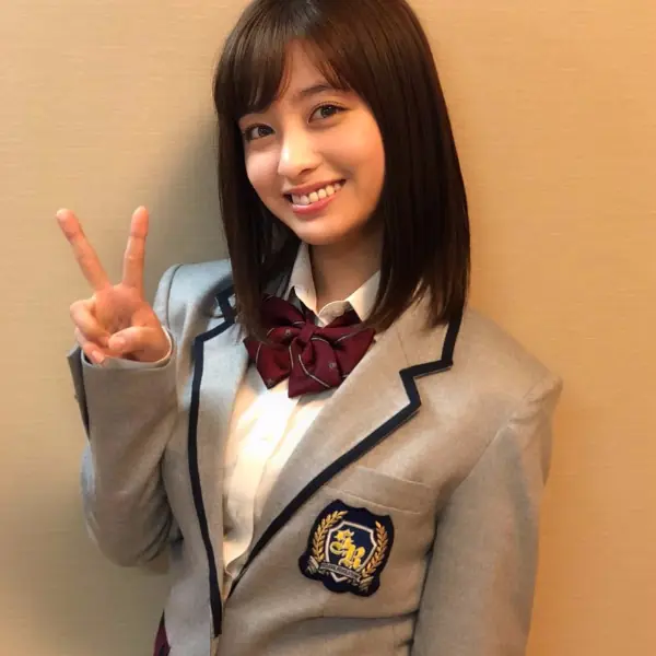 《 FINAL CUT》 日本「千年一遇美少女」橋本環奈穿著「雪白狐狸毛大衣」與龜梨和也約會好可愛！