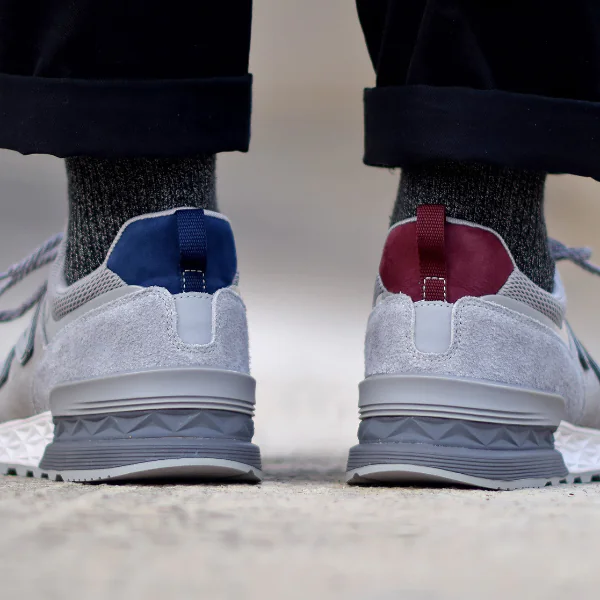 New Balance 吹起「鴛鴦配色」潮流　簡約低調風展現出不對稱玩心！