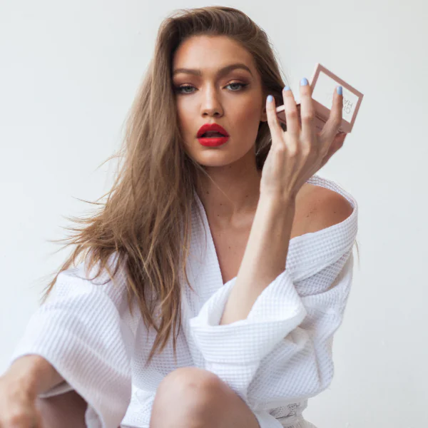久等了！「GIGI HADID x MAYBELLINE」全球限量聯名彩妝即將在台上市！