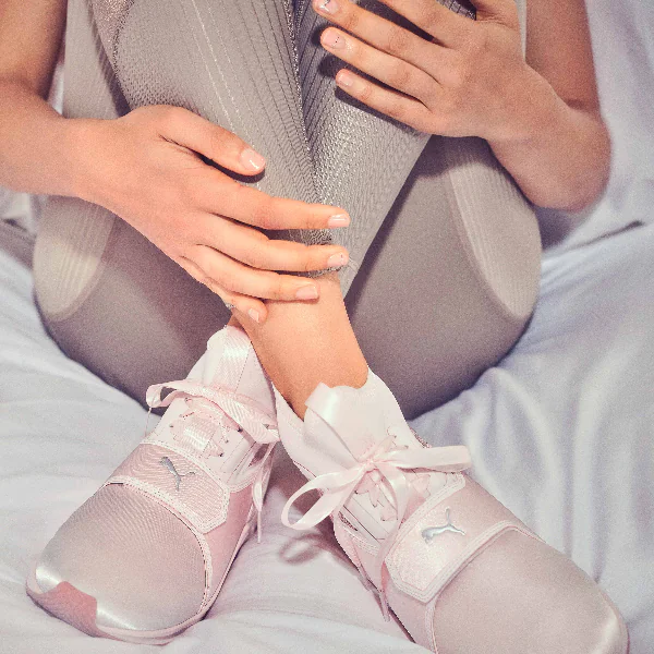 PUMA「DO YOU」新女力 粉嫩登場 玫瑰裸粉新色 PUMA Phenom 訓練勁履 漂亮寶貝 Selena Gomez 自信魅力無可抵擋