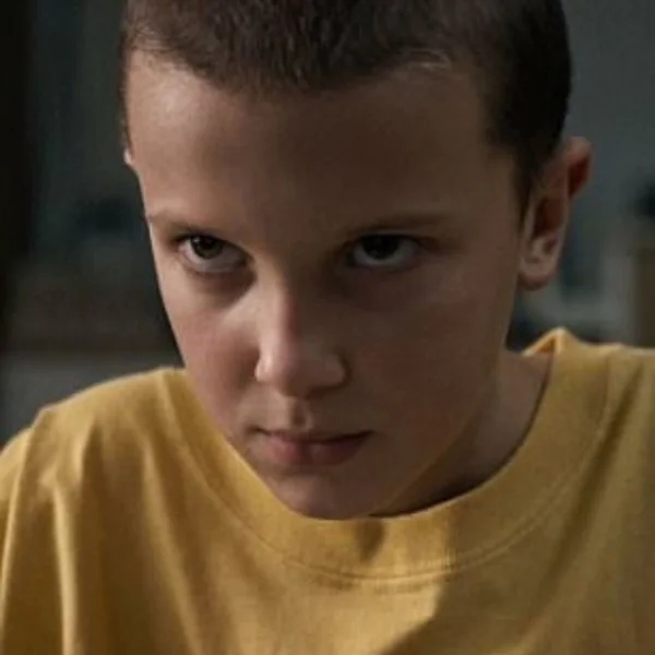 撞臉娜塔莉波曼！《怪奇物語》Millie Bobby Brown 激似年輕娜塔莉，網友：是失散多年的姐妹吧！