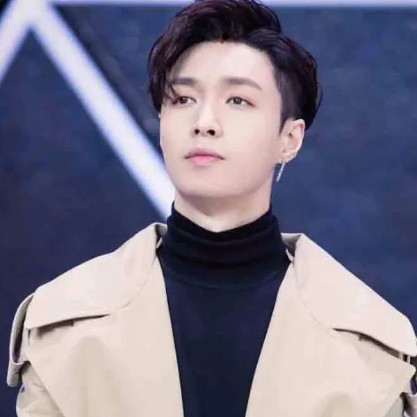 Balance 花美男！《偶像練習生》EXO 張藝興一身「韓系潮牌」當導師！帥出新境界！