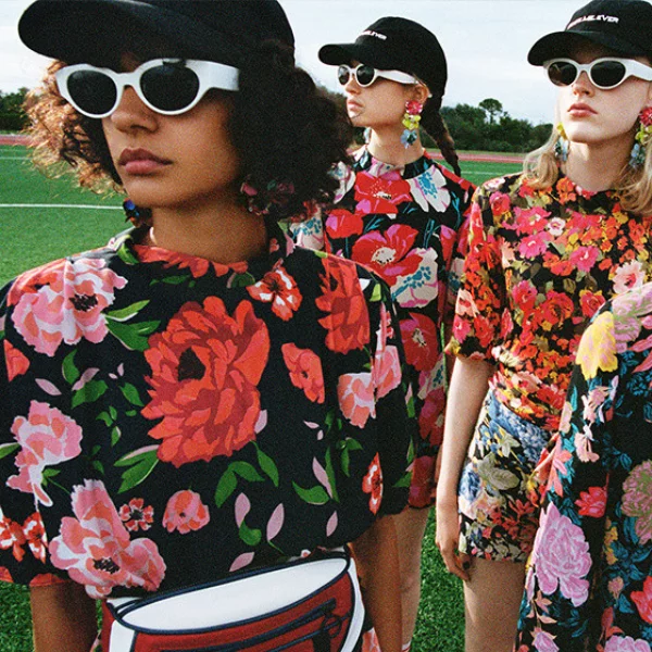 春季當然要穿色彩鮮艷的圖案單品，就向 Zara 新季造型目錄偷學穿搭術！
