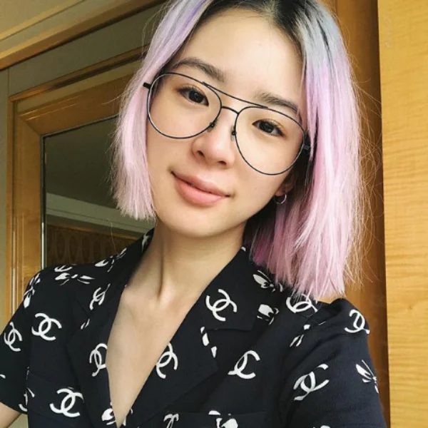 Irene Kim 的陶瓷肌秘密都不在護膚品中，而是她的護膚手勢！