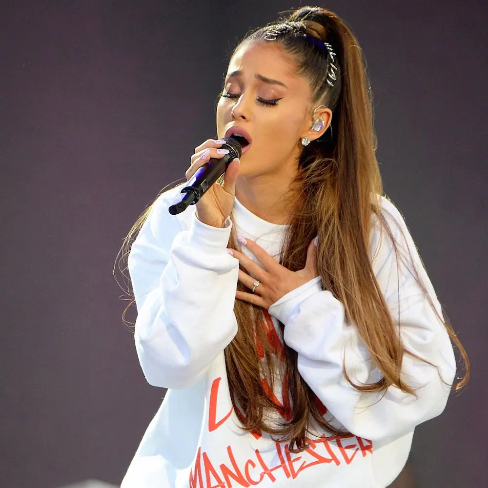 堅持用歌聲感動他人－Ariana Grande 經理人講述恐襲經過：她哭了很多天⋯⋯