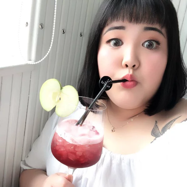 肉肉女的天下！韓國另類網美靠「吃」圈粉數十萬，網友：看她吃東西很療癒...
