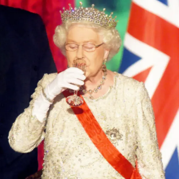 超長壽秘方？91 歲英國女王的日常菜單　老當益壯現在還能穩穩開車！
