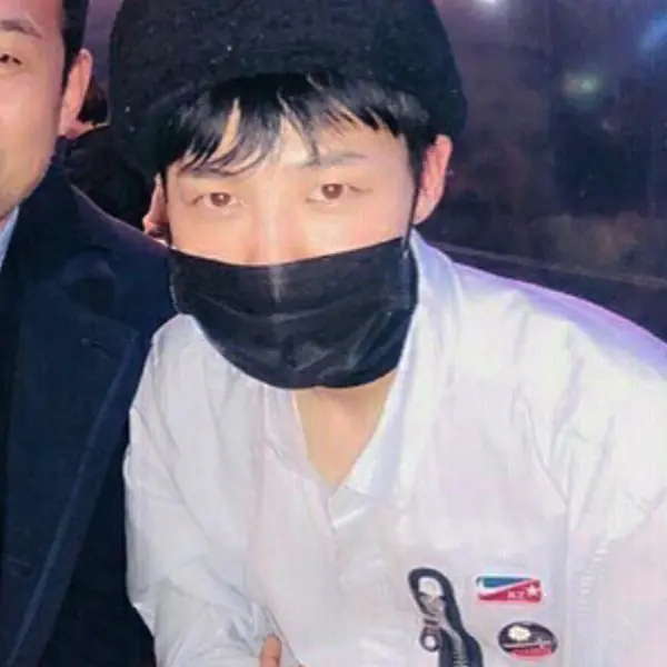 入伍在即！GD「休閒潮服」低調現身濟州島，大啖「傳說級」美味烤肉！