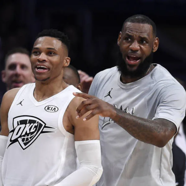 小詹姆斯單挑「威少」Russell Westbrook　老爸 LeBron 全程在一旁觀戰！