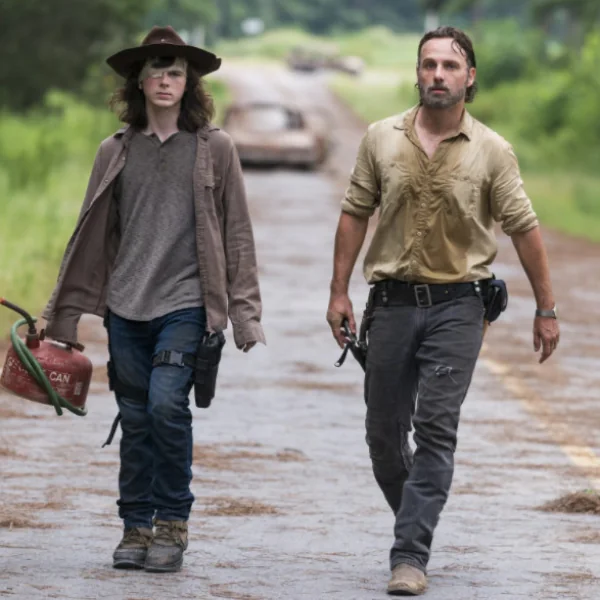 哭笑不得！《陰屍路》Rick 搞笑改編唱卡蜜拉〈Havana〉　向劇中兒子卡爾道別！