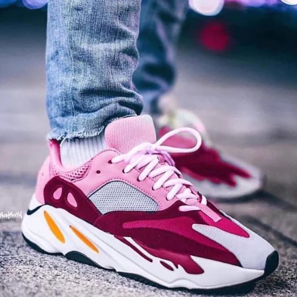 今年春夏就等這雙！YEEZY BOOST 700 將推出夢幻粉配色？