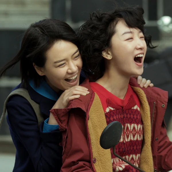 金馬影史唯一雙料影后！《七月與安生》終於在台上映　周冬雨、馬思純相愛相殺