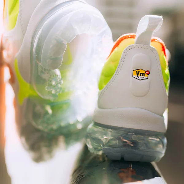 準備好迎接鮮豔夏日？Nike 推出女性專屬 Vapormax Plus Reverse Sunset！