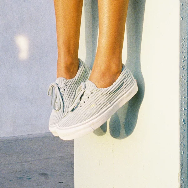 當女孩最無法抵擋的兩元素結合！Vans X Opening Ceremony 推出「燈芯絨 X 粉嫩」OG Era LX！