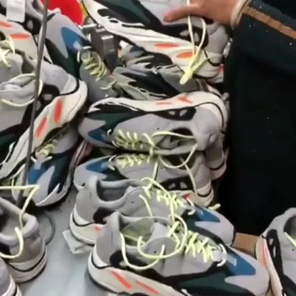 高訂潮鞋全面入侵！盜版 YEEZY BOOST 700 正大量流入市面