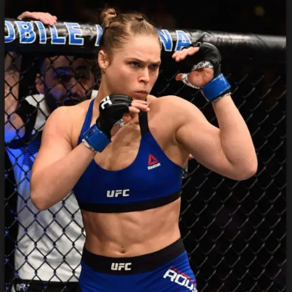 「十字固女王」龍達魯西從綜合格鬥轉戰 WWE　差別是「變成有劇本的團隊表演」！