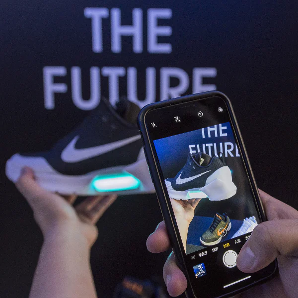 【鞋餓份子】解剖自動綁鞋帶神鞋！Nike HyperAdapt 內部構造原來長這樣