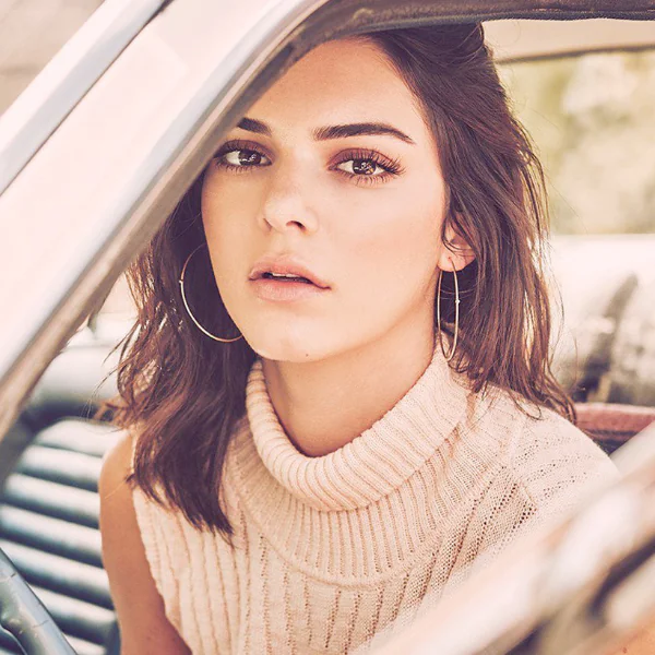 過度整形和注射？Kendall Jenner 最新的照片讓粉絲感嘆「我好懷念以前的她…」