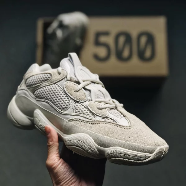 唯一「原價」入手機會！adidas  YEEZY 500 BLUSH 就在「這天」台灣開賣！