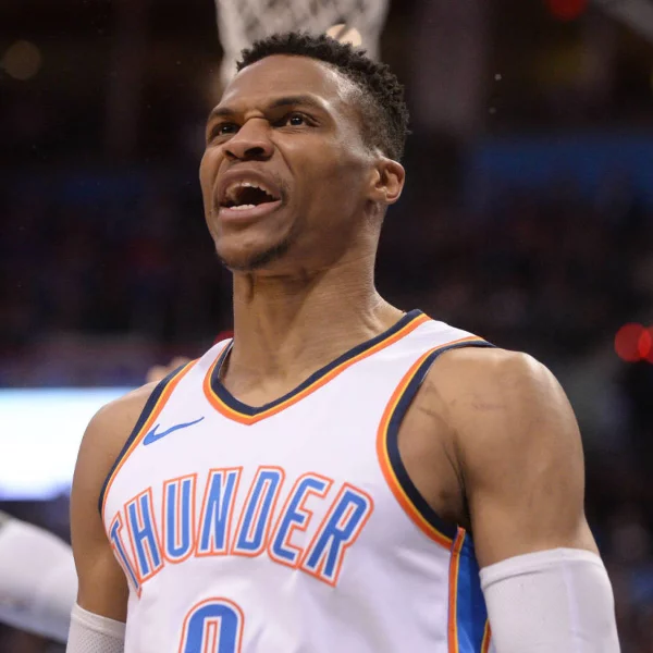 狂抓 20 籃板！忍者龜再現神蹟　成為史上第一位「連兩季大三元」的 NBA 球員！