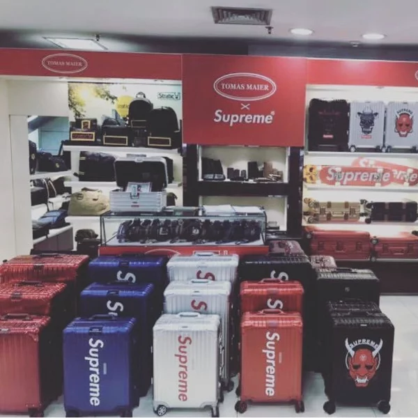 連你隔壁鄰居都想買？！看看 SUPREME x RIMOWA 的發售在各地引起了什麼現象