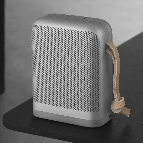 B&O PLAY 推出可攜式揚聲器 Beoplay P6 結合「充沛力量，輕鬆便攜」特色