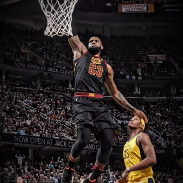 「全力詹」無人可擋！LBJ 狂砍 46 分霸氣復仇　刺殺溜馬將系列賽戰局扳平！