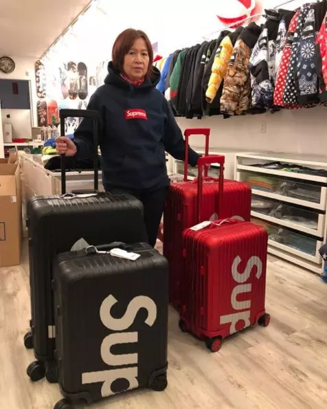 地表到貨最速傳說！Supreme 近期出的兩樣神物「炒賣阿姨」都入手啦！