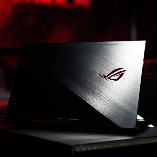 ROG 打造頂級電競神域！再推高規輕薄電競筆電 Zephyrus M 西風之神