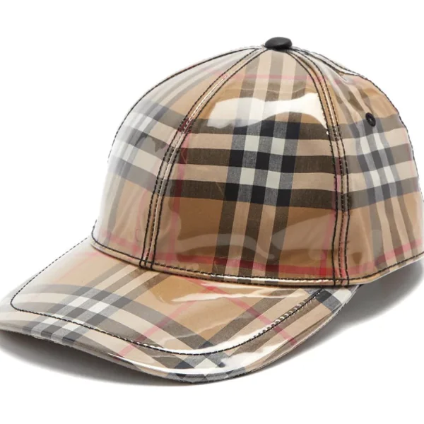 〔美雨季〕下雨天也不怕！英國品牌 Burberry 推出「 PVC 格紋棒球帽」！