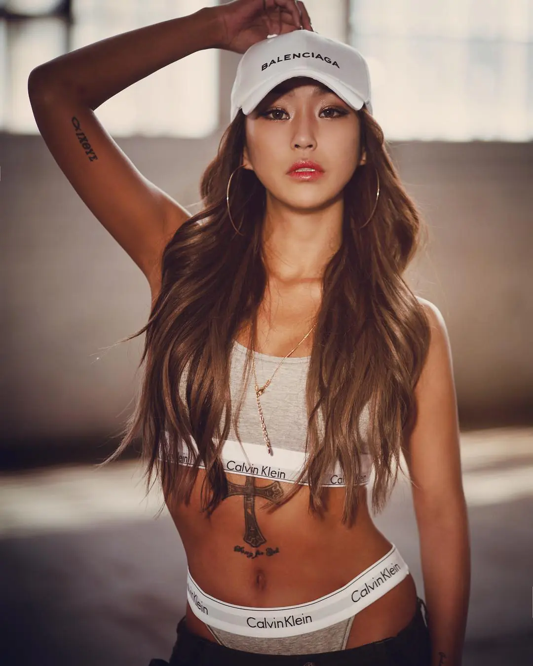 「曲線、蜜臀」全都露！前 SISTAR 隊長孝琳最新單曲〈 Dally 〉MV 尺度開大絕！