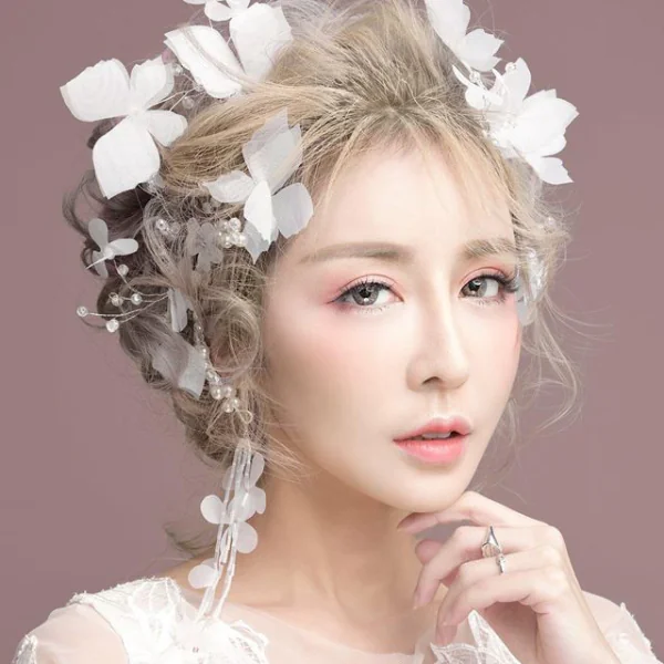 清新白紗淡妝激似曾菀婷+許維恩！火辣小惡魔「雪碧」羞喊：母湯