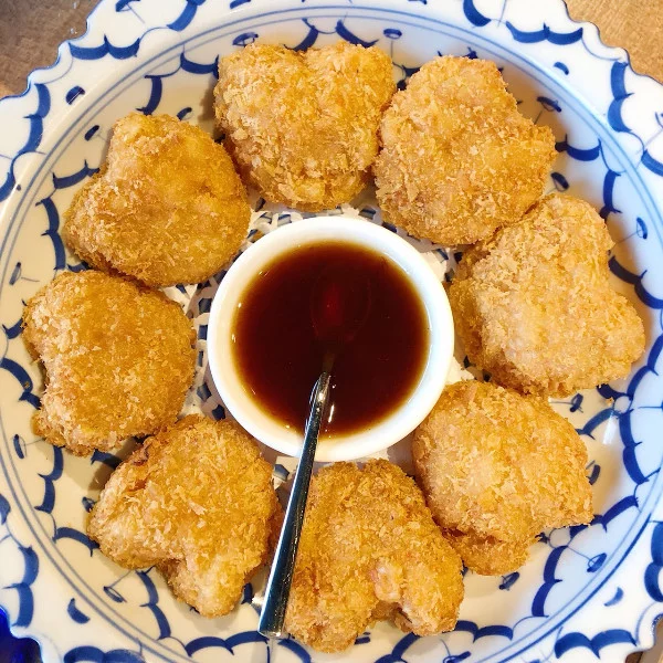 6 小菜通通吃到飽！超道地「 Thai Bar 泰式料理」酸辣口感，秒喚沉睡的「燥熱味蕾」！