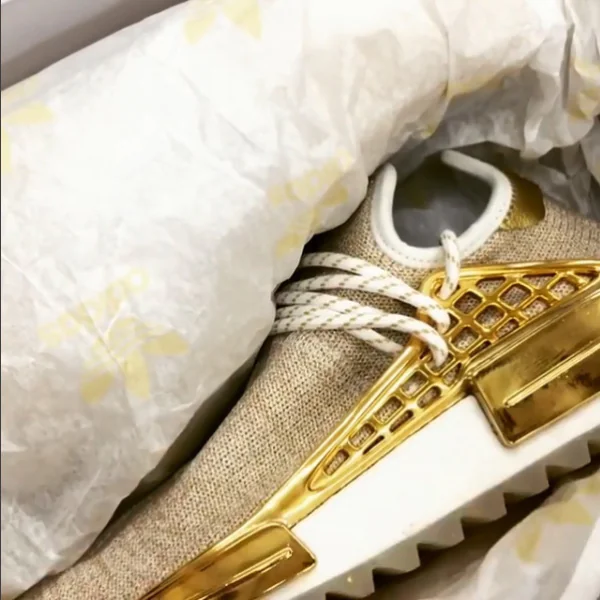 1/300 在他手上！楊艾倫 IG 狂曬 Hu NMD 大中華系列「親友限定版本」