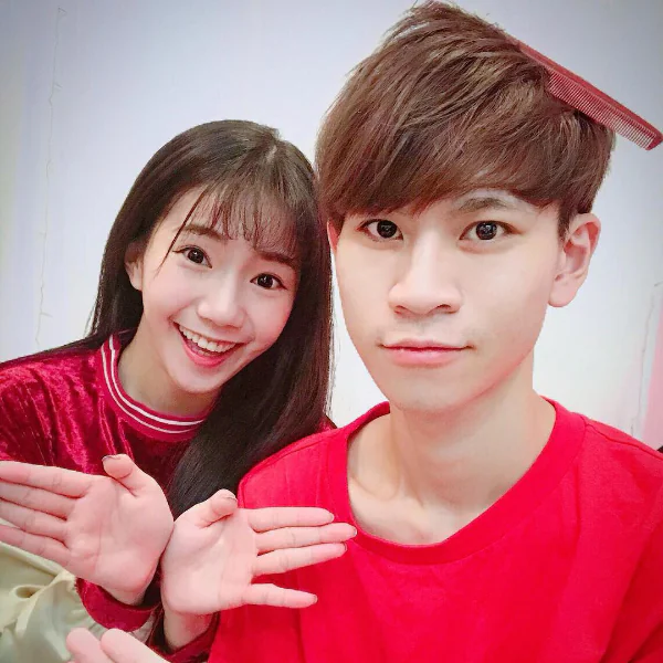 翻出女友「家寧」黑歷史舊照　「ANDY」邪惡壞笑：我來幫觀眾謀福利！