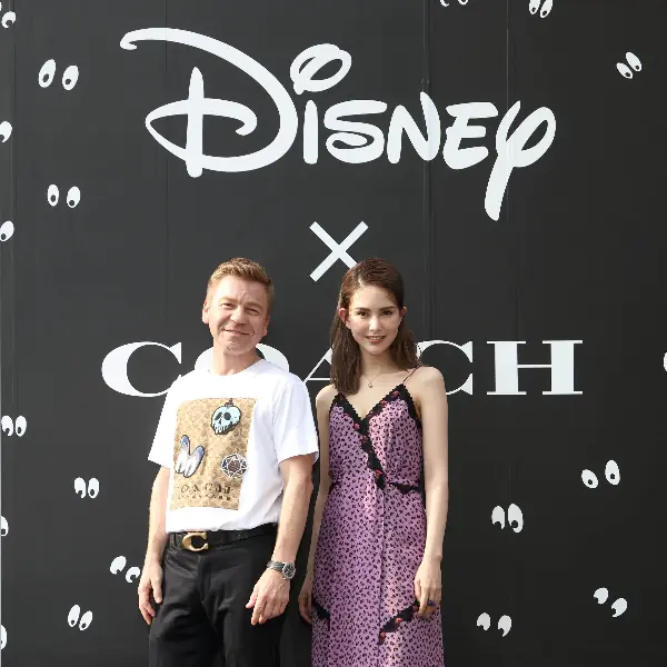 Coach 與 Dinsey 攜手推出聯名「Disney x Coach A Dark Fairy Tale 暗黑童話」2018 早秋系列！一日暗黑公主「昆凌」現身 COACH × Disney 全球首座暗黑童話城堡快閃店！