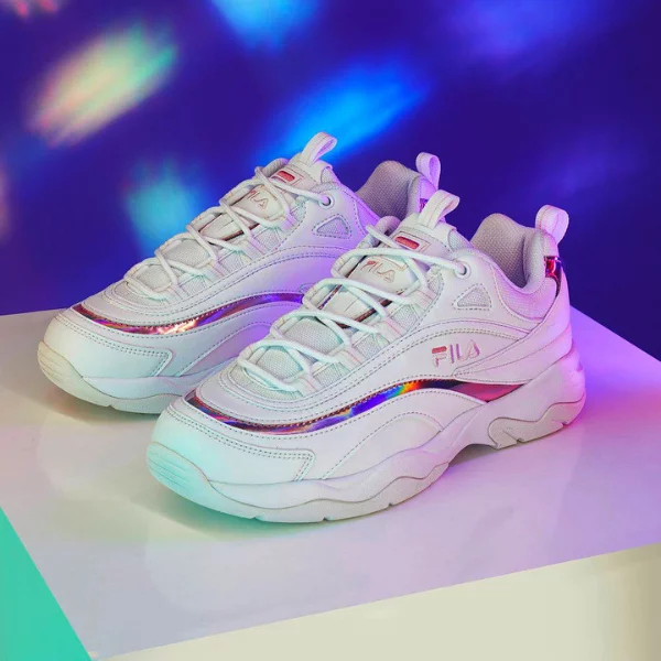 搶攻千萬少女心！ FILA Ray 全新「霓虹粉」配色登場將續搶購熱潮！