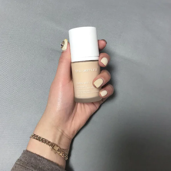 【櫃姐搜查線】連男友刷粉底也上手？ shu uemura 「櫃姐私推 Top 3」，躺著刷、站著刷都超服貼！